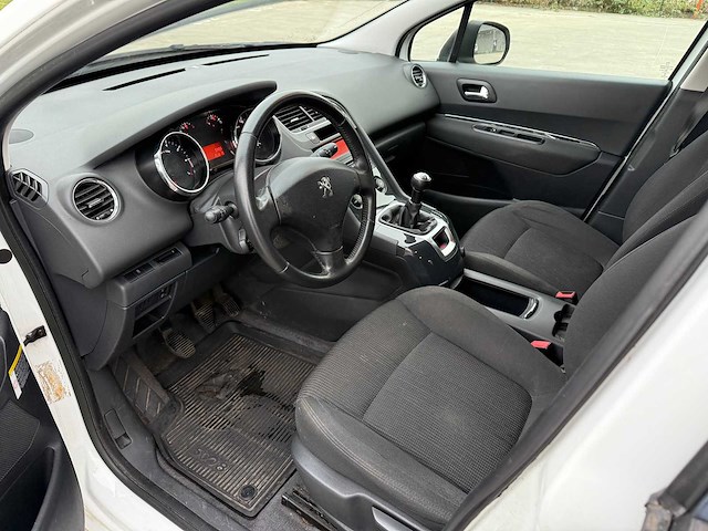 Peugeot - 2014 - 5008 - personenauto - afbeelding 18 van  29