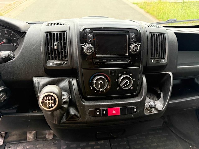 Peugeot - 2014 - boxer - bestelwagen - personenauto - afbeelding 16 van  26