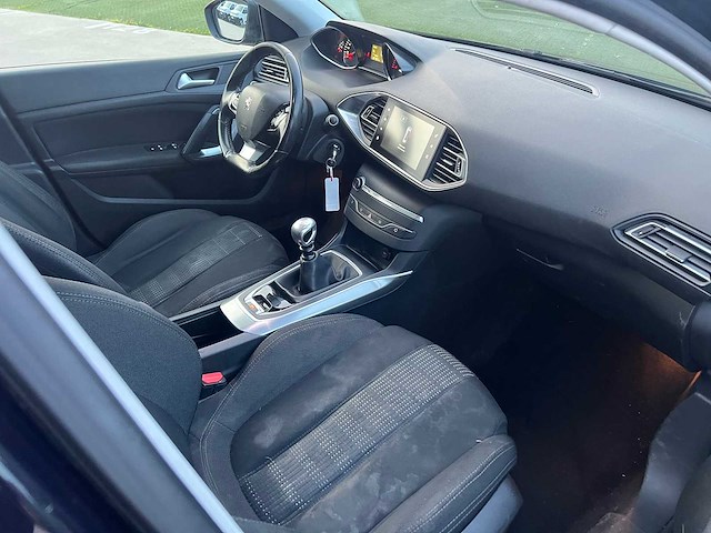 Peugeot - 2015 - 308 - personenauto - afbeelding 4 van  23