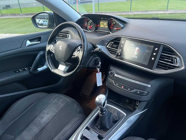 Peugeot - 2015 - 308 - personenauto - afbeelding 6 van  23