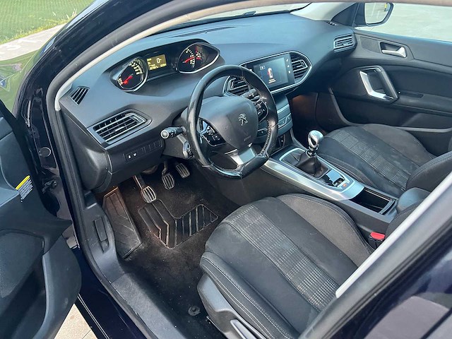 Peugeot - 2015 - 308 - personenauto - afbeelding 9 van  23
