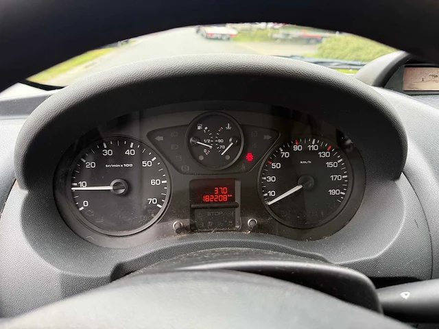 Peugeot - 2015 - expert - bestelwagen - personenauto - afbeelding 11 van  21