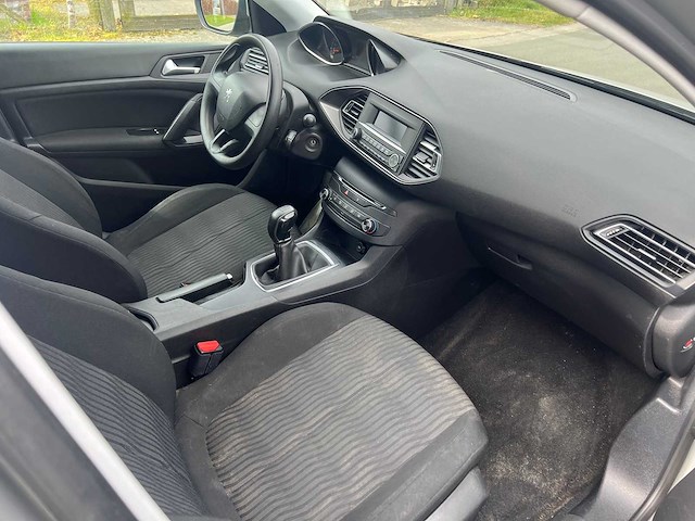 Peugeot - 2016 - 308 - personenauto - afbeelding 17 van  31