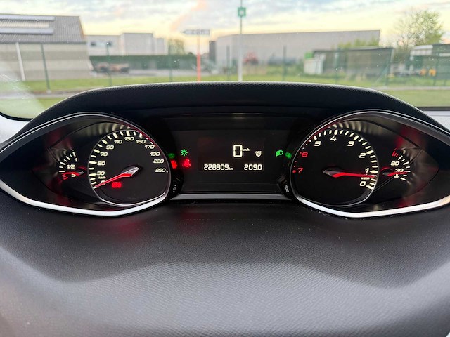Peugeot - 2016 - 308 - personenauto - afbeelding 4 van  6