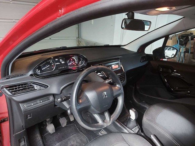 Peugeot - 2018 - 208 - 5 deurs - personenauto - afbeelding 3 van  16