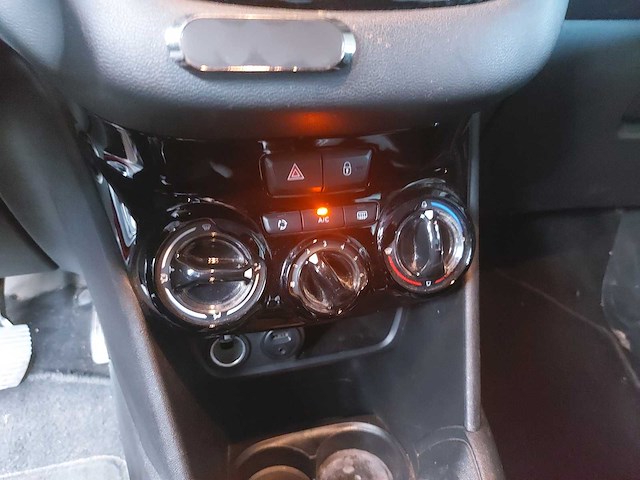 Peugeot - 2018 - 208 - 5 deurs - personenauto - afbeelding 6 van  16