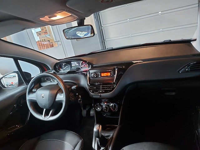 Peugeot - 2018 - 208 - 5 deurs - personenauto - afbeelding 7 van  16