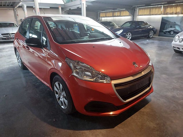 Peugeot - 2018 - 208 - 5 deurs - personenauto - afbeelding 11 van  16