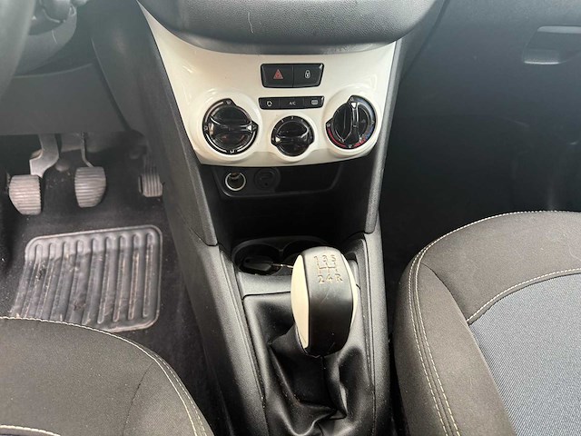 Peugeot - 2018 - 208 - personenauto - afbeelding 10 van  22