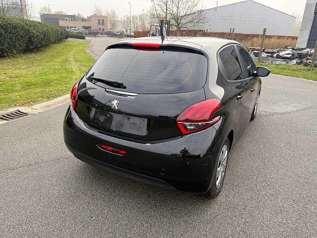 Peugeot - 2018 - 208 - personenauto - afbeelding 19 van  22