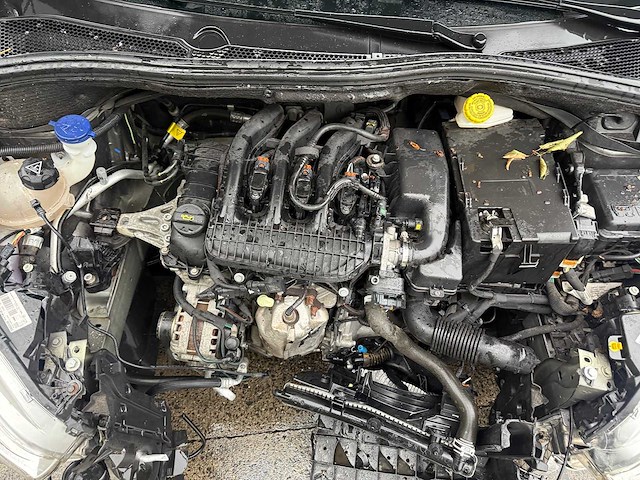 Peugeot - 2019 - 208 - signature - personenauto - afbeelding 6 van  28