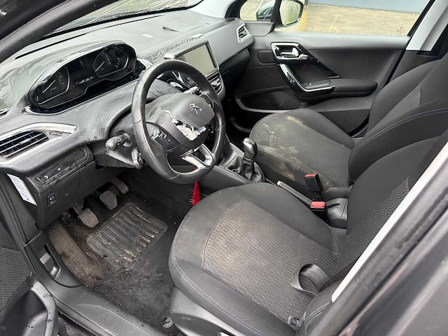 Peugeot - 2019 - 208 - signature - personenauto - afbeelding 11 van  28