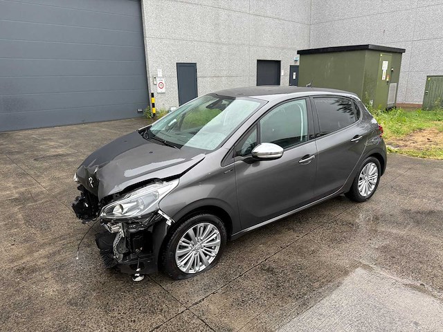 Peugeot - 2019 - 208 - signature - personenauto - afbeelding 1 van  28