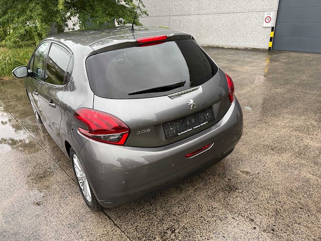Peugeot - 2019 - 208 - signature - personenauto - afbeelding 24 van  28