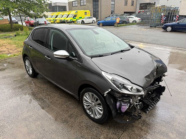 Peugeot - 2019 - 208 - signature - personenauto - afbeelding 28 van  28
