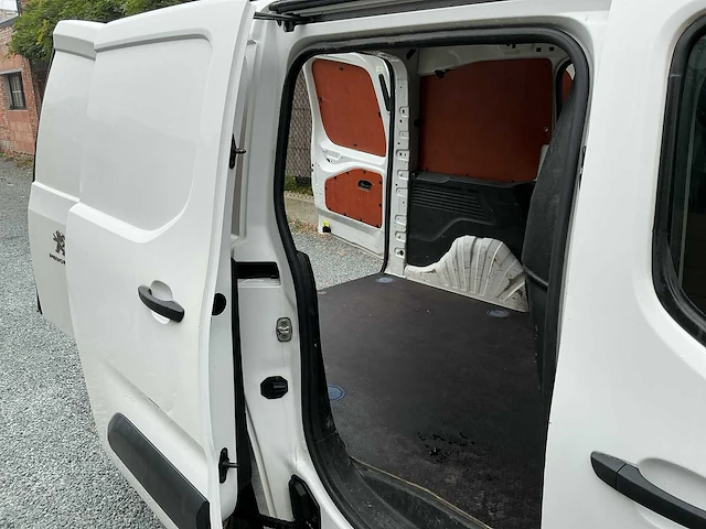 Peugeot - 2021 - partner - e - personenauto - afbeelding 9 van  30