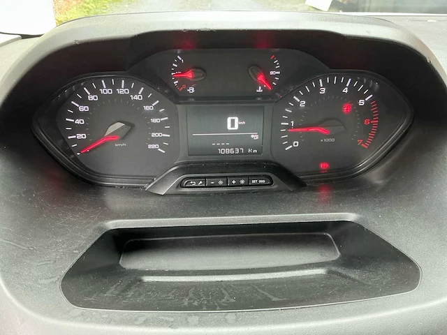 Peugeot - 2021 - partner - e - personenauto - afbeelding 5 van  27