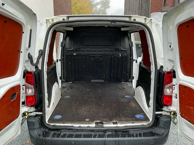 Peugeot - 2021 - partner - e - personenauto - afbeelding 10 van  30