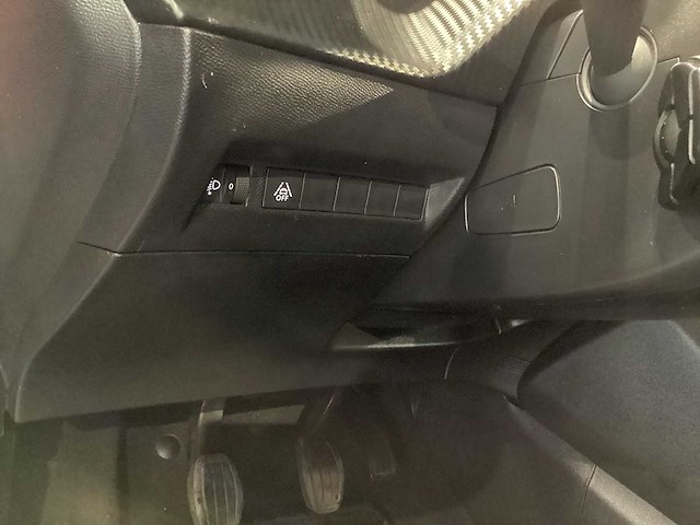 Peugeot - 2023 - 208 - active - personenauto - afbeelding 4 van  7