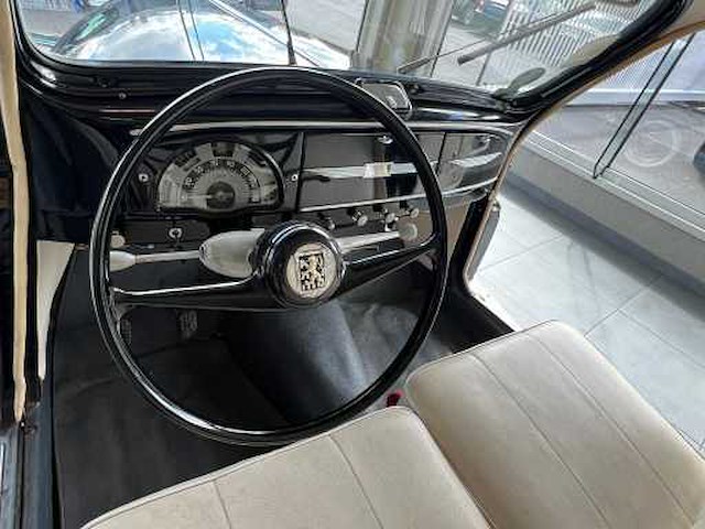 Peugeot - 203c - oldtimer - afbeelding 6 van  18
