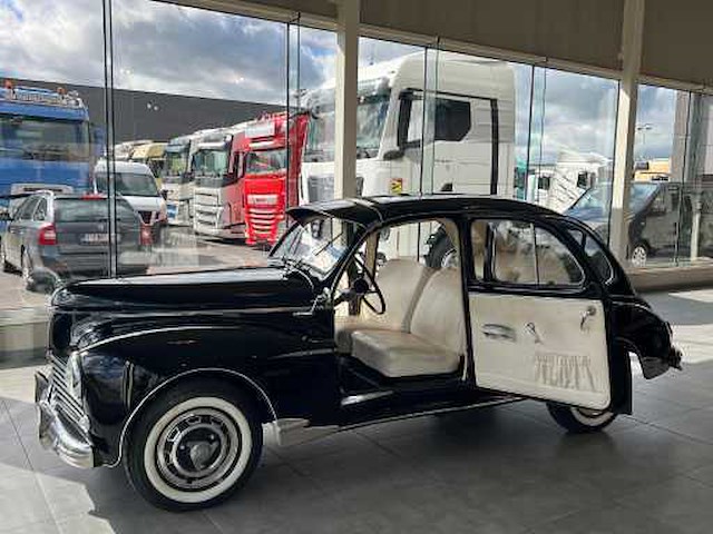 Peugeot - 203c - oldtimer - afbeelding 2 van  18
