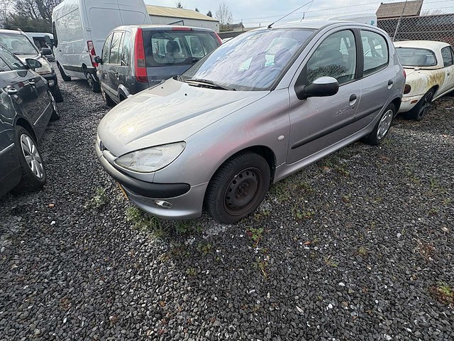 Peugeot - 206 - 1.4 gentry - car - 2000 - afbeelding 1 van  6