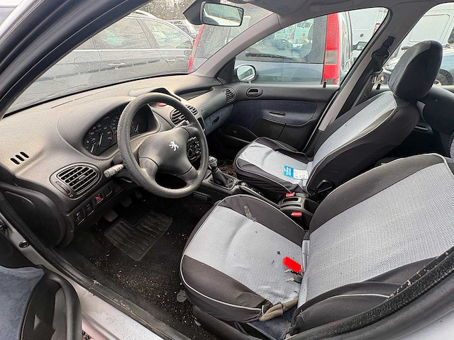 Peugeot - 206 - 1.4 gentry - car - 2000 - afbeelding 5 van  6