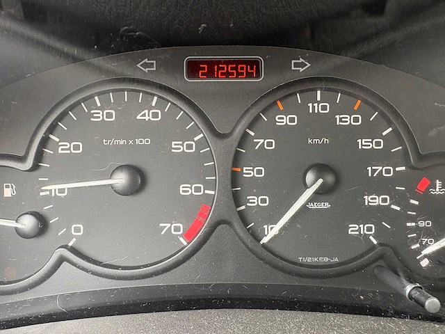 Peugeot - 206 - 1.4 gentry - car - 2000 - afbeelding 2 van  10