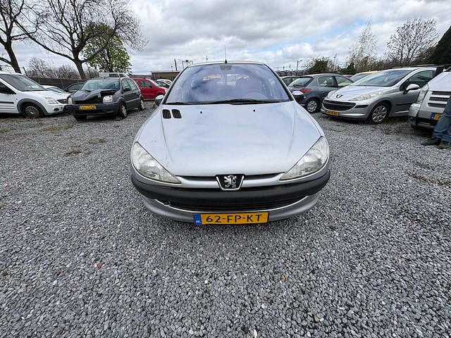 Peugeot - 206 - 1.4 gentry - car - 2000 - afbeelding 4 van  10