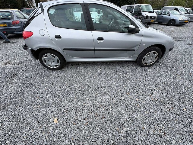 Peugeot - 206 - 1.4 gentry - car - 2000 - afbeelding 6 van  10