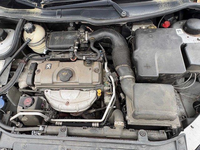 Peugeot - 206 - 1.4 gentry - car - 2000 - afbeelding 9 van  10