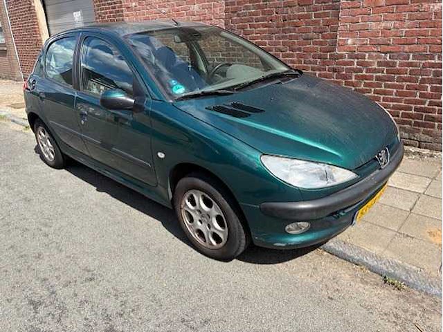 Peugeot - 206 - 1.4 gentry - car - 2001 - afbeelding 10 van  13