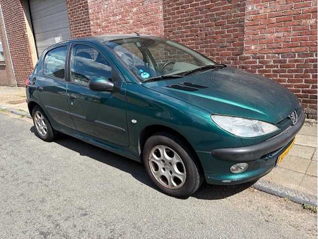 Peugeot - 206 - 1.4 gentry - car - 2001 - afbeelding 14 van  17