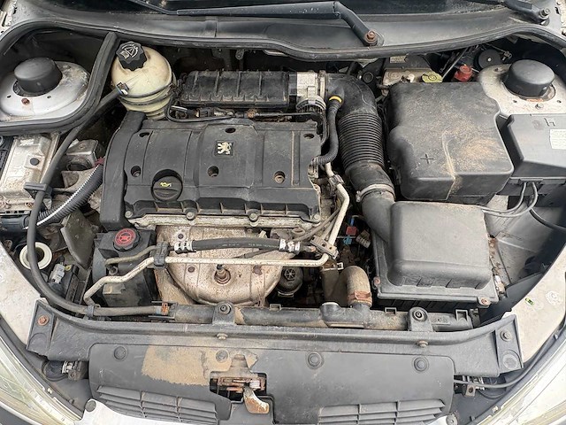 Peugeot - 206 - 1.6-16v xs - car - 2001 - afbeelding 11 van  14