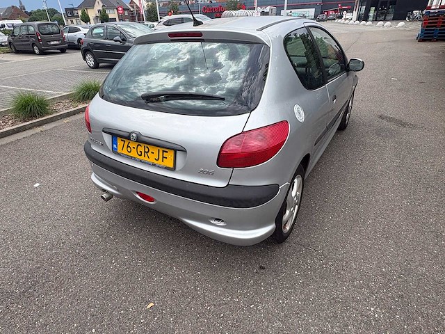 Peugeot - 206 - 1.6-16v xs - car - 2001 - afbeelding 4 van  21