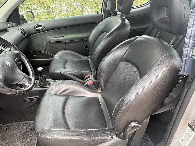 Peugeot - 206 - 1.6-16v xs - car - 2001 - afbeelding 9 van  21