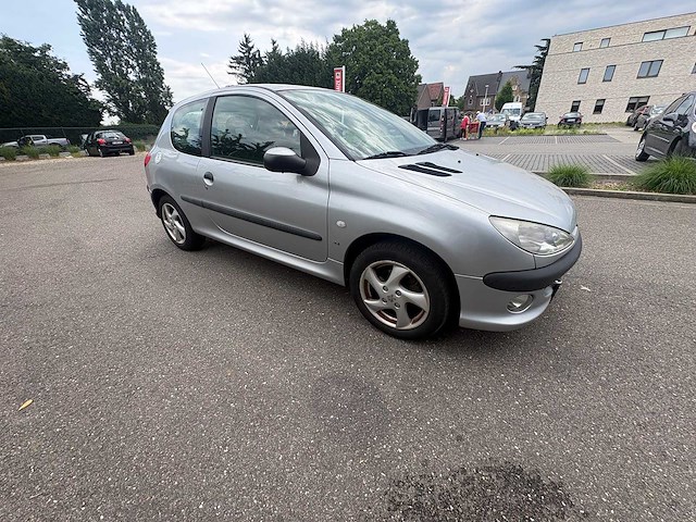 Peugeot - 206 - 1.6-16v xs - car - 2001 - afbeelding 16 van  21