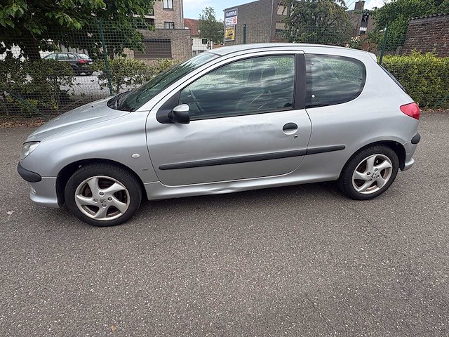 Peugeot - 206 - 1.6-16v xs - car - 2001 - afbeelding 17 van  21
