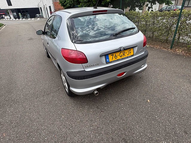 Peugeot - 206 - 1.6-16v xs - car - 2001 - afbeelding 21 van  21
