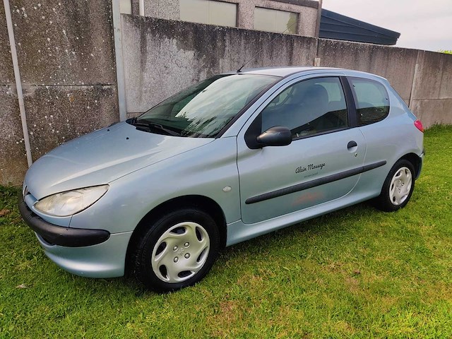 Peugeot - 206 - car - 2001 - afbeelding 2 van  9