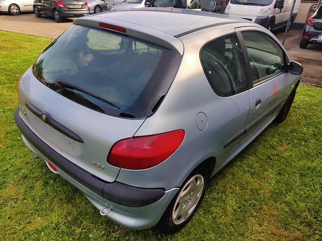 Peugeot - 206 - car - 2001 - afbeelding 3 van  9