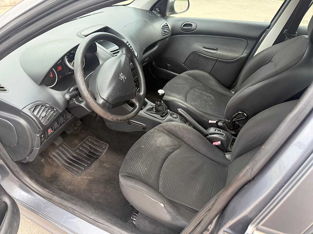 Peugeot - 206+ - personenauto - afbeelding 9 van  21