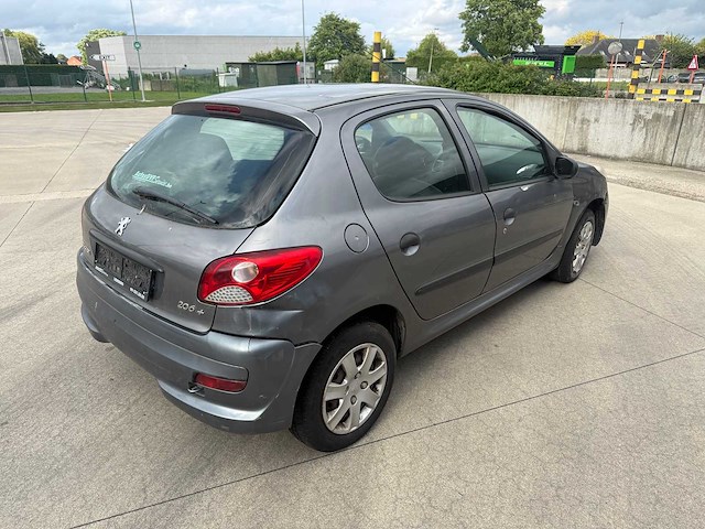 Peugeot - 206+ - personenauto - afbeelding 2 van  21