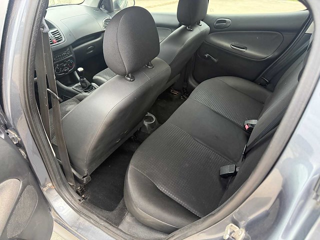 Peugeot - 206+ - personenauto - afbeelding 7 van  21