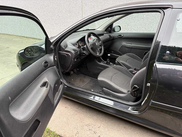 Peugeot - 206 – benzine – 2008 – 136.971 km – manueel - afbeelding 10 van  13