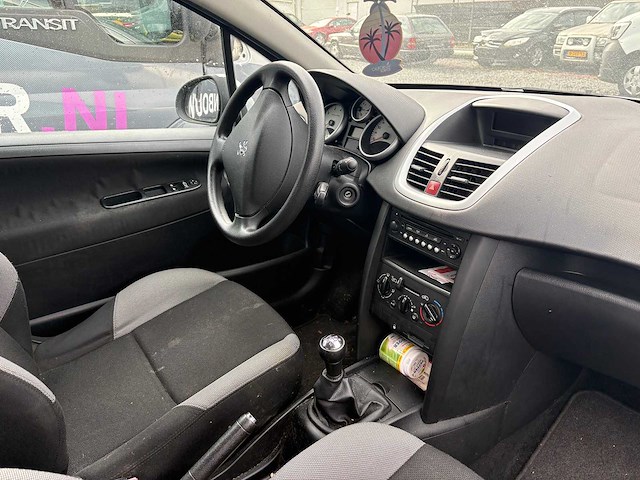 Peugeot - 207 - 1.4-16v x-line - car - 2006 - afbeelding 7 van  8