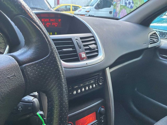 Peugeot - 207 sw - 2007 - voiture - afbeelding 14 van  19