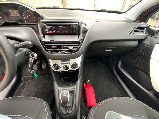 Peugeot - 208 - c - car - 2018 - afbeelding 5 van  26