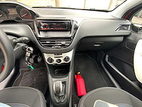Peugeot - 208 - c - car - 2018 - afbeelding 22 van  26