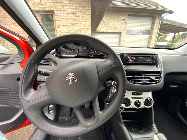 Peugeot - 208 - c - car - 2018 - afbeelding 13 van  26